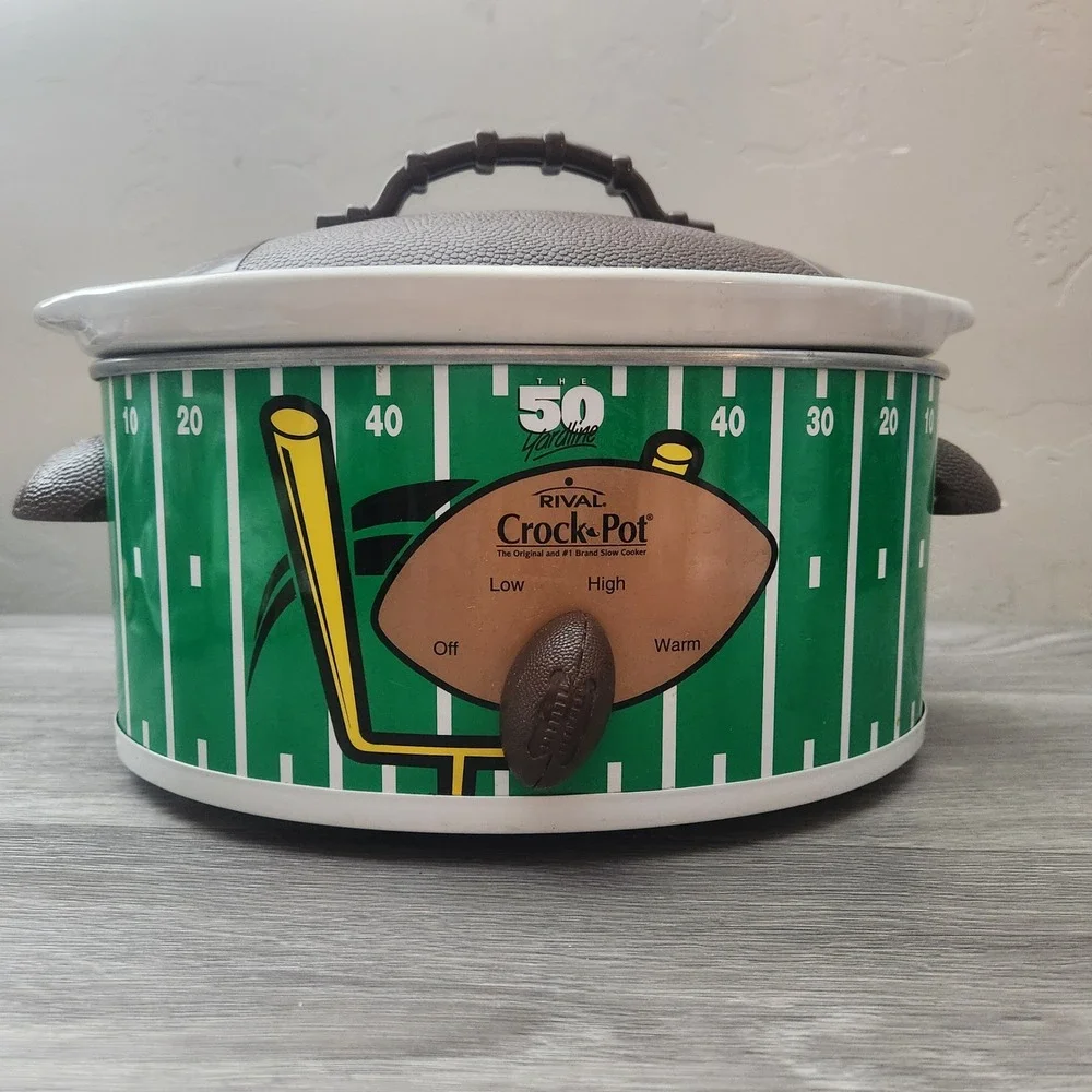 Vintage Rival Crock-Pot Slow Cooker 5qt Football 50 Yard Line Sports Game Day
